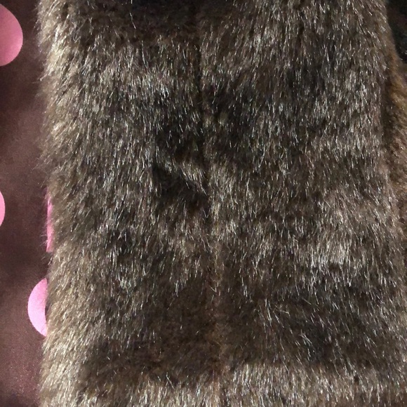 Adorable Faux Fur Coat Size 24 months & 3T - Picture 3 of 7